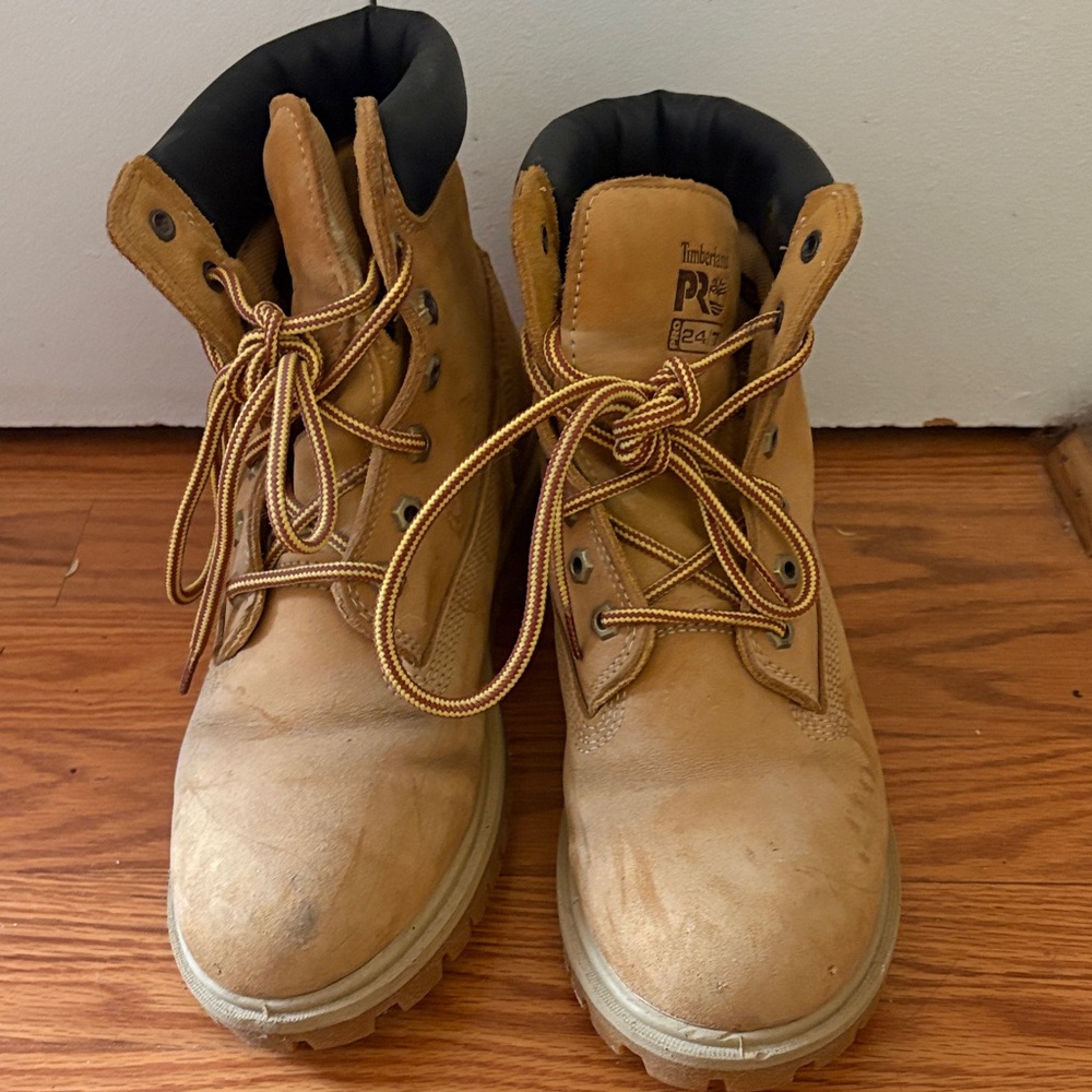 Timberland Linden Woods 6-Inch Waterproof Bootie - Women's - LIKE NEW